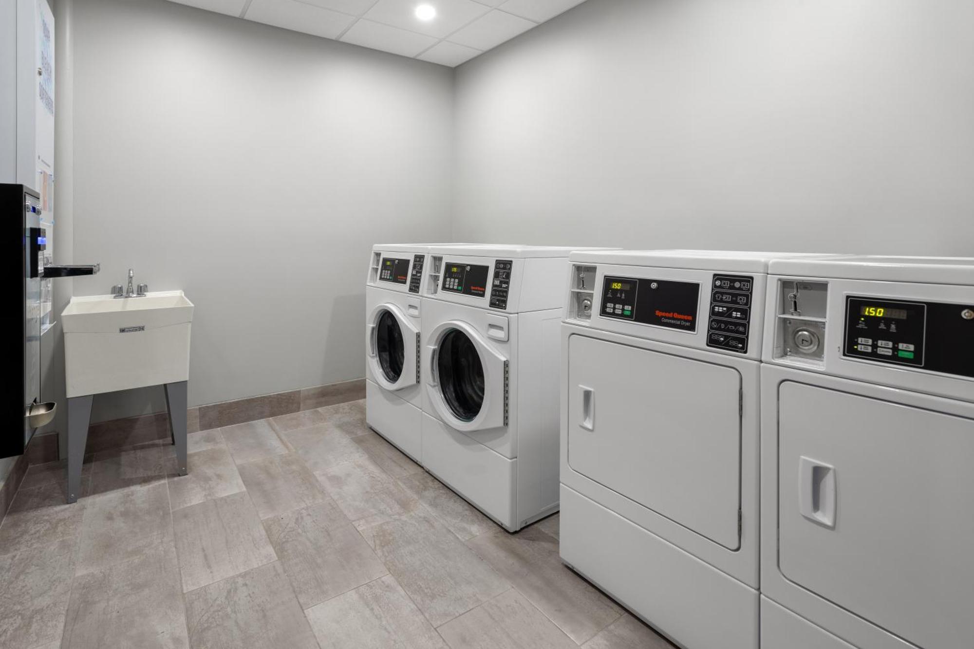Hawthorn Extended Stay By Wyndham Williston Burlington מראה חיצוני תמונה